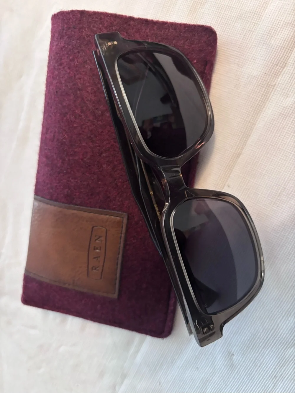 RAEN WEST GHOST SUNGLASSES